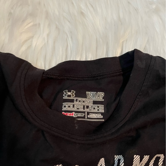 LIKE NEW UNDER ARMOUR BLACK YELLOW FOOTBALL SHORT SLEEVE SHIRT YOUTH SMALL - Picture 2 of 2